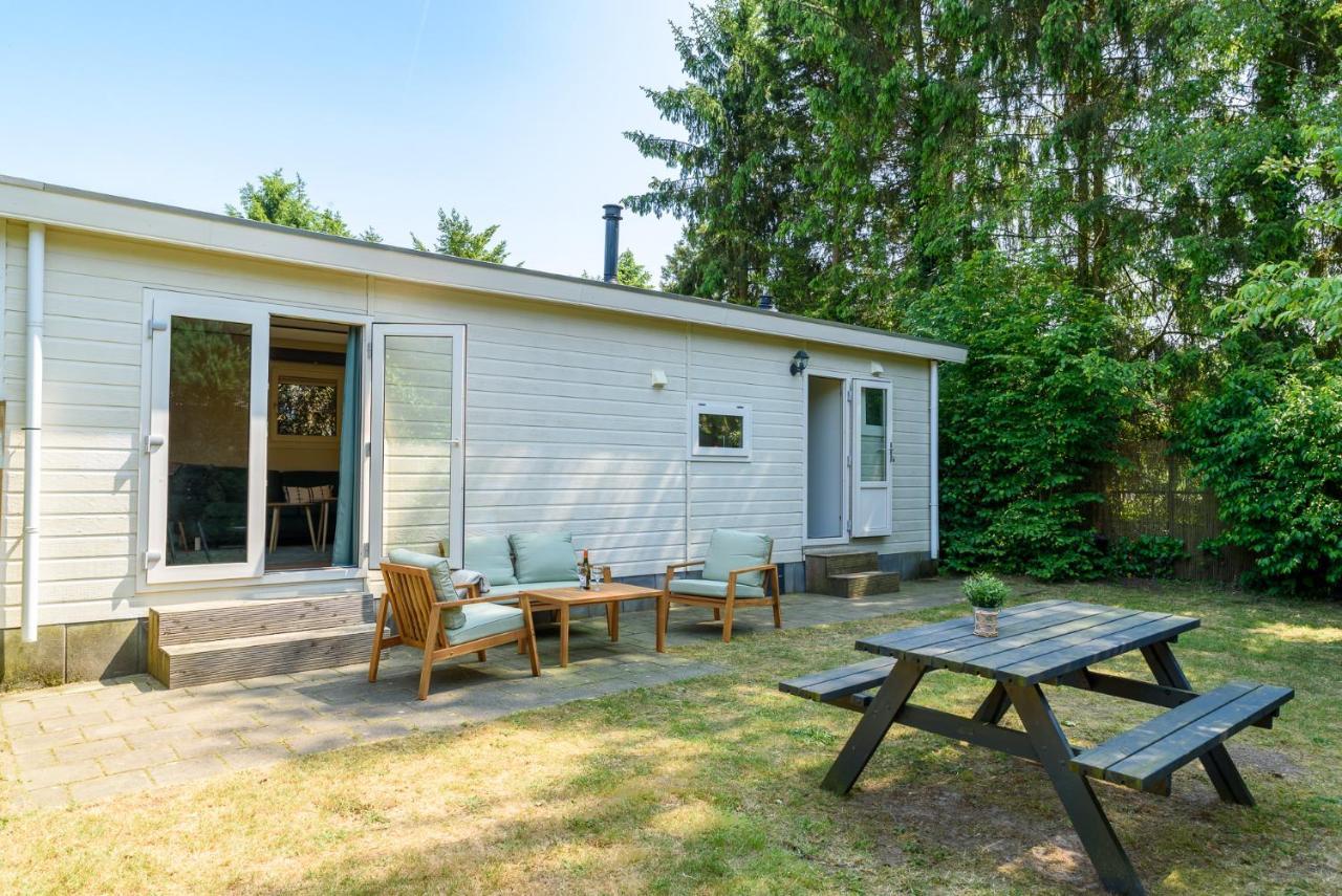 Chalet Met Eigen Tuin Aan De Veluwse Bosrand Putten Extérieur photo